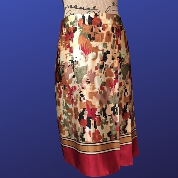 PIERRE CARDIN 100% Polyester SILKY SKIRT, 3-PLEATED FRONT, Red/Gold, Size 12 - Picture 1 of 9